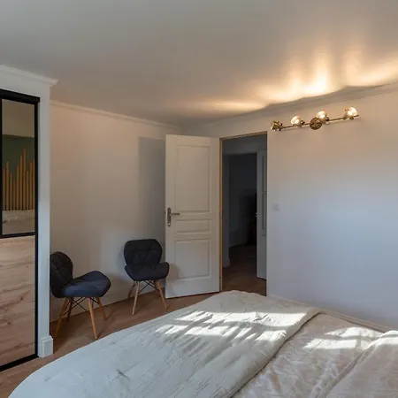 Au 9Eme Art Apartment La Rochefoucauld Exterior photo